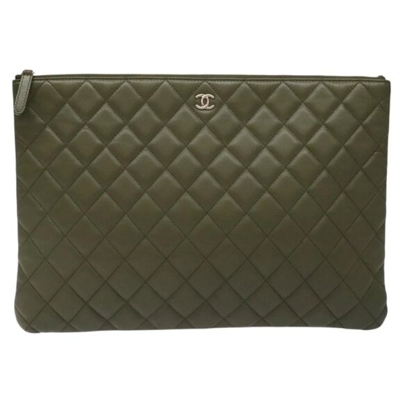 CHANEL Matelasse Clutch Bag Lamb Skin Green Gold CC Auth 126558M - Picture 1 of 12